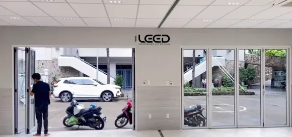 [VIDEO] Cửa Slim lùa thanh mảnh, an toàn, thẩm mỹ cho WC